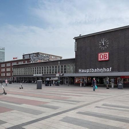- Cozy Apartment In The Heart Of Duisburg With New York Design & Betten & Sofa - 5 Mins Central Station Hbf - Big Tv & Wifi -- Exterior foto